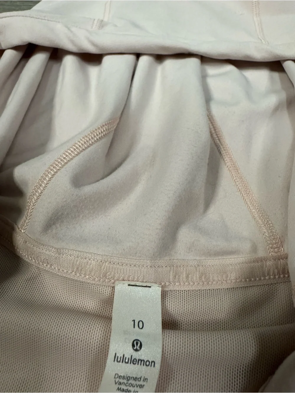 Lululemon Hooded Define Jacket in Smoky Blush Size 10